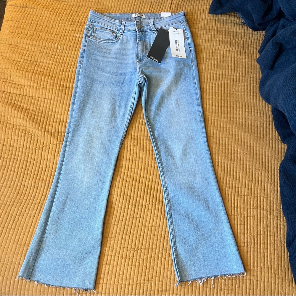 New Zara jeans, trendy cut